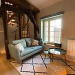 Le Donjon : Centre Historique Apartment