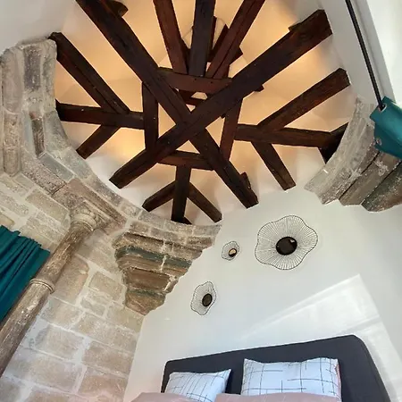 Le Donjon : Centre Historique *