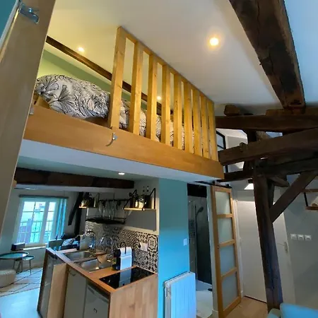 Le Donjon : Centre Historique Apartment