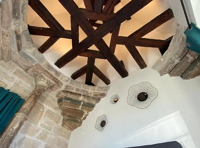 Le Donjon : Centre Historique *